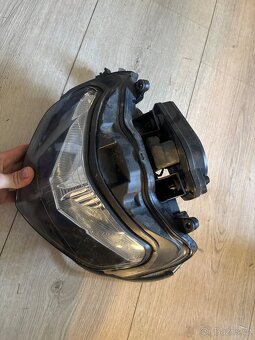 Predni svetlo iridiove a kourove plexi na Suzuki Gsxr 00-03 - 2