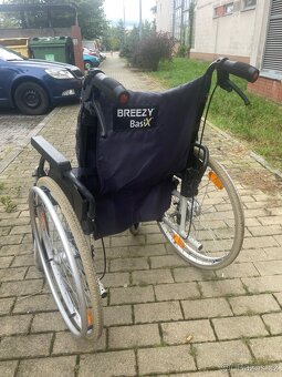 Skládací invalidní vozík Breezy - 2
