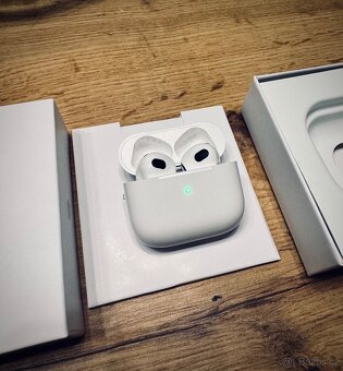 Apple AirPods 3 generace - 2