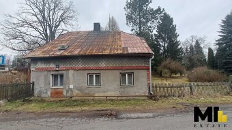 Prodej rodinného domu 435 m2 na pozemku o velikosti 1 790 m2 - 2