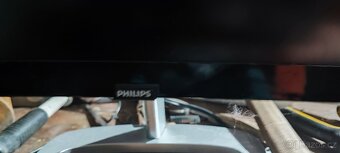 Prodám zaoblený monitor philips - 2