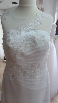 Prodám šaty na věneček vel. 42 - 44 - 2