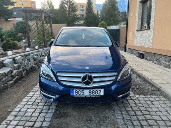 Mercedes Benz B180 - 2