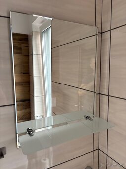 Umyvadlo se skříňkou + zrcadlo - 2