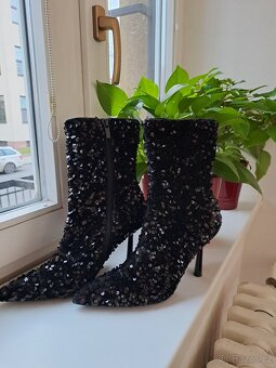 Černé flitrové kotníkové boty vel 39 jehlovém podpatku - 2