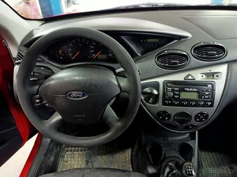 Ford Focus 1,6 Benzin 74kw, rok: 2003 První majitel. Klimati - 2
