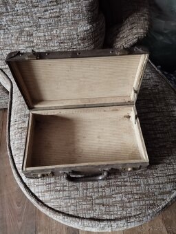 Starý retro kufřík - 2