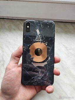 Rozbité telefony. - 2