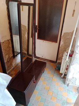 Toaletka daruji za Malibu - 2