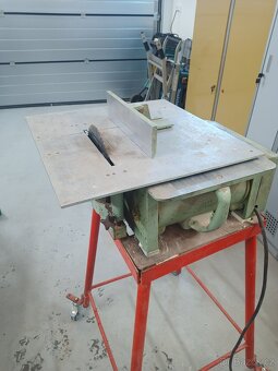 Dřevoobráběcí stroj UMDS - 2