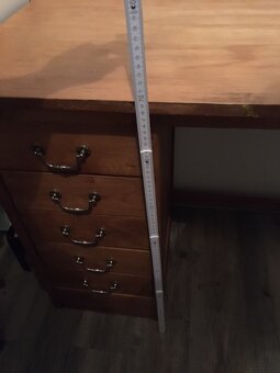 Prodám starožitný dětský stůl - 2