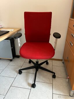 Židle červená - 2