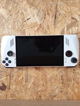 Asus rog ally Z1 extreme - 2