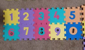 Nabízím dětské pěnové puzzle s písmenky číslicemi - 2