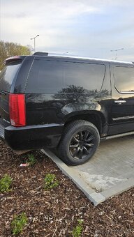 Cadillac Escalade ESV - 2
