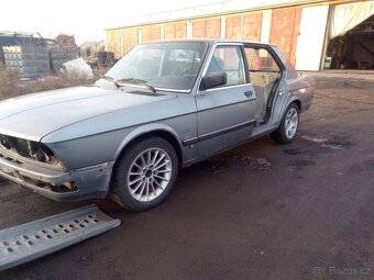 BMW e28 kastle a dily - 2