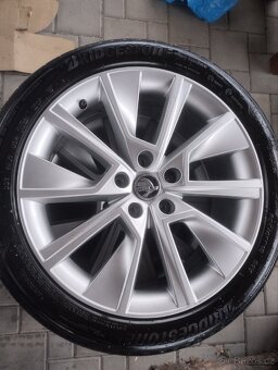 ALU superior 5x112 r18 Octavia IV - 2