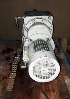 Elektromotor 3 kW s převodovkou - variátor - 2