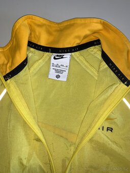 Slabá bunda Nike vel.122/128 - 2