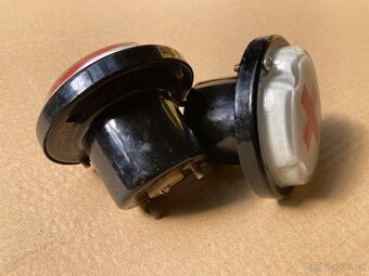 Svetielko s krížom na uaz 452, sanitka - 2
