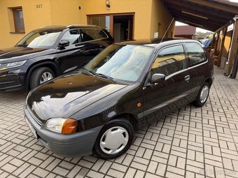 Toyota Starlet benzín 1996 - málo jetá - 2