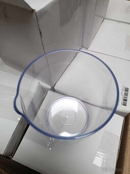 Plastová odměrka 700 ml - nová - 2