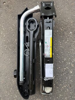 Originální Hever pro vozy VW T5,T6-T7 - 2