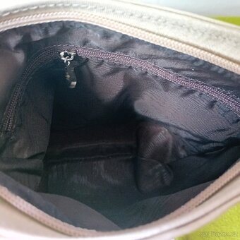 dámská kabelka nová 23 x 21cm - 2