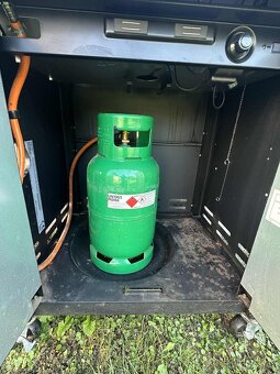 Plynový gril Char-Broil - 2
