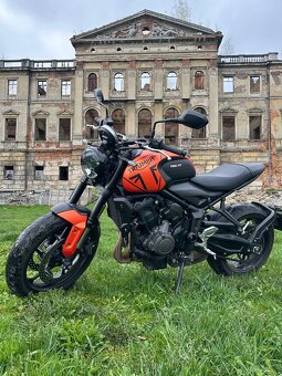 TRIUMPH TRIDENT 660 - 2