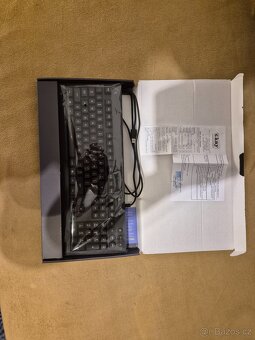 Logitech G213 - typ: membrána - 2