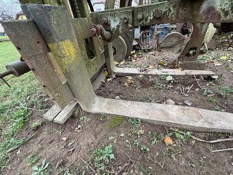 Vidle za traktor paletové - 2
