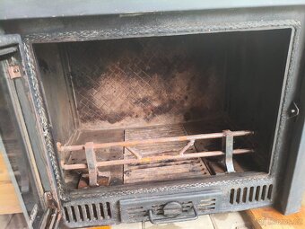 Prodám litinovy krb - 2