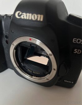 Fotoaparát Canon EOS 5D Mark II s příslušenstvím - 2