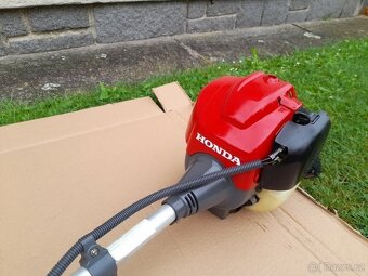Benzínový křovinořez Honda UMK 425 - 2