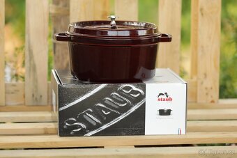 litinový hrnec STAUB original 28 cm grenadine - 2
