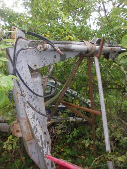 Nabízíme závěsný, teleskopický jeřáb. - 2