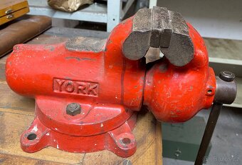 Svěrák York 100 - 2