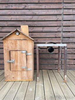 Dřevěná udírna - 2