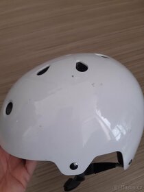Prodej bruslí vč helmy a chráničů - 2