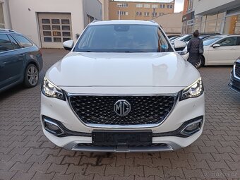 MG EHS PHEV Luxury 1.5 190kW AUT. 60tkm Panorama Virtual LED - 2
