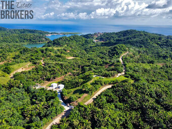 Falcon Valley Lot#11 Santos Guardiola, Roatan - 2