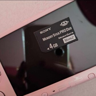 PSP 3004 + 4gb karta - 2