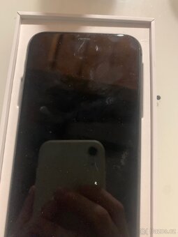Prodám telefon IPhone 11 Černý barvy - 2