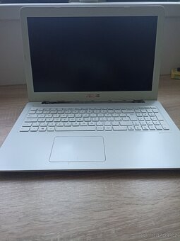 Asus R517N na náhradní díly - 2