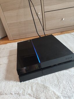 Ps4 2 ovladace + hra - 2