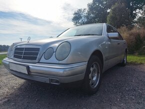 Mercedes-Benz E 230 i manuál - 2