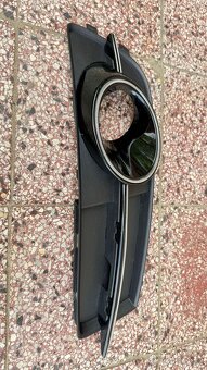 Mřížka nárazníku Audi A6 C7 4G0 807 682 AC - 2