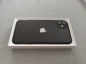 Apple 11 128 Gb + kryty - 2