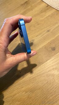 Prodám modrý iPhone 13 mini 128GB - 2
